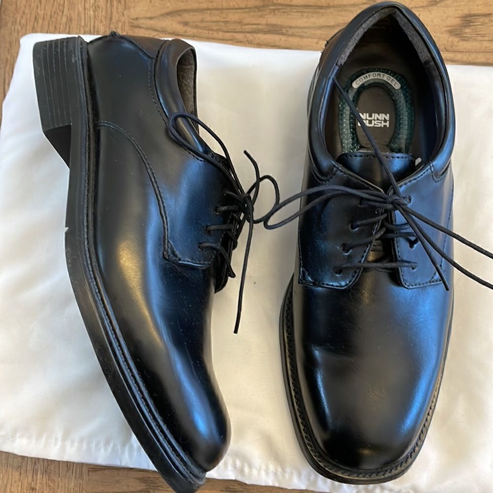 NUNN BUSH LACE UP DRESS SHOES.   GEL INSOLE.   SUPER COMFORTABLE SHOES. …